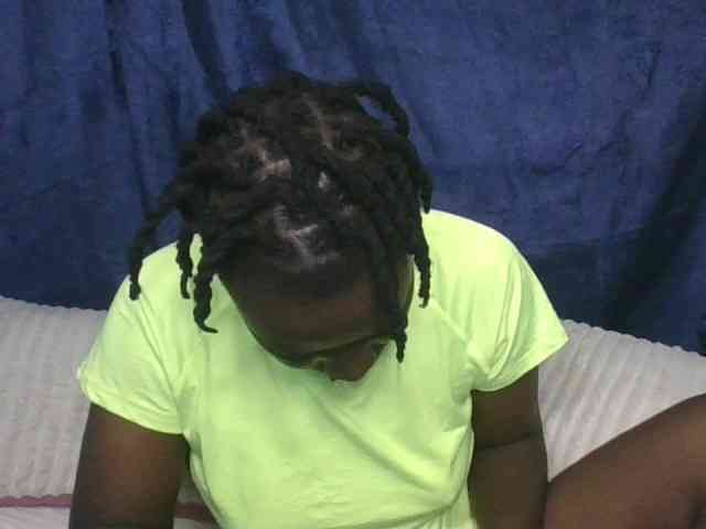 Yourdreamgirl webcam