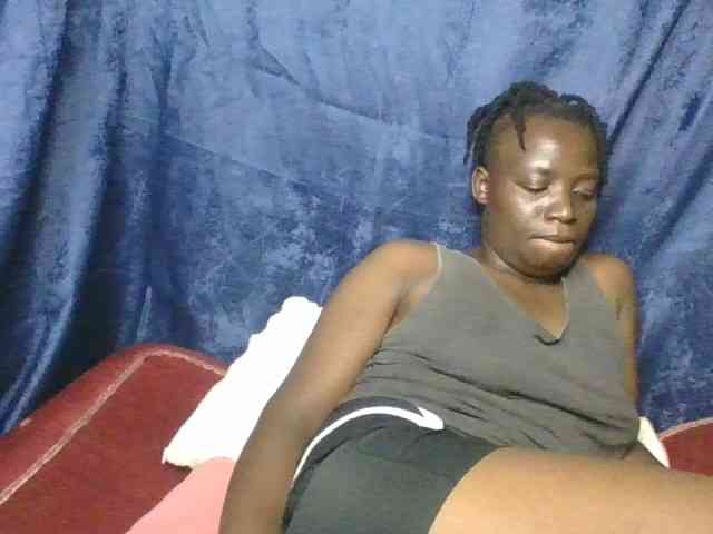 Yourdreamgirl webcam