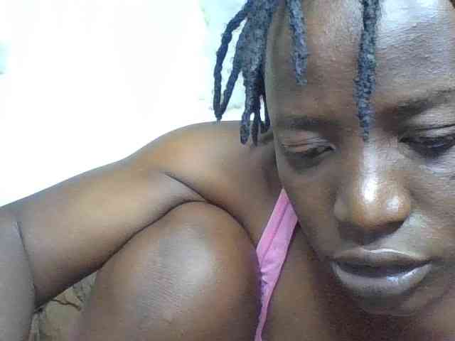 Yourdreamgirl webcam