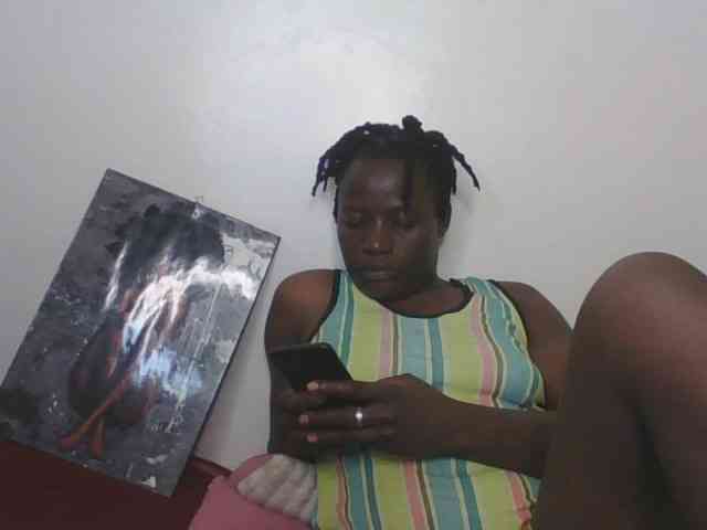 Yourdreamgirl webcam