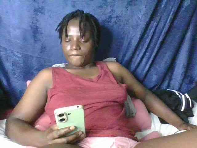 Yourdreamgirl webcam