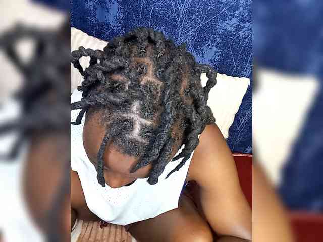 Yourdreamgirl webcam