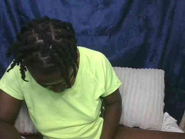 Yourdreamgirl webcam