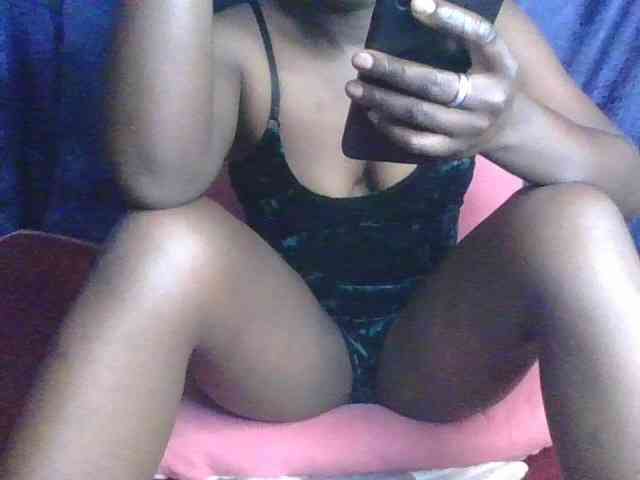 Yourdreamgirl webcam