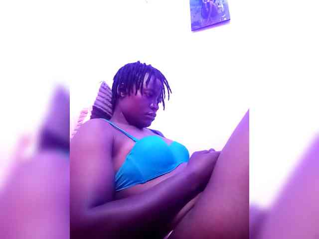 Yourdreamgirl webcam