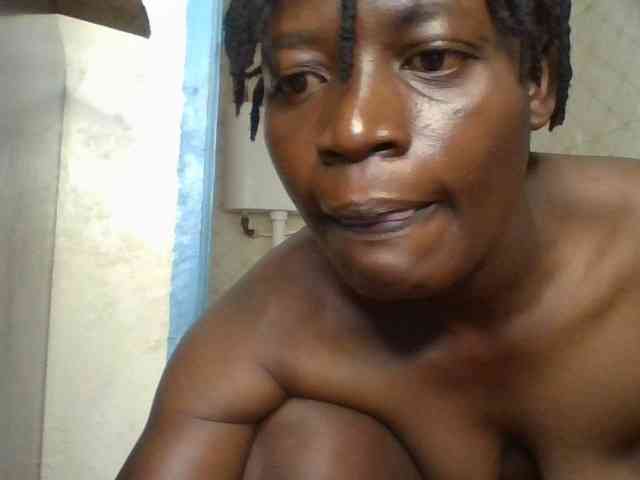 Yourdreamgirl webcam