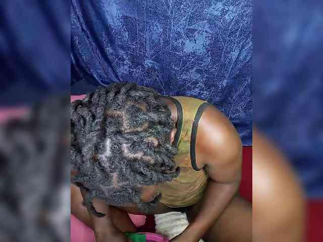 Yourdreamgirl webcam