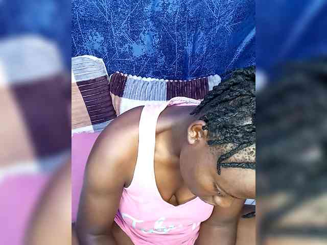 Yourdreamgirl webcam