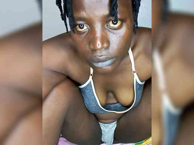 Yourdreamgirl webcam