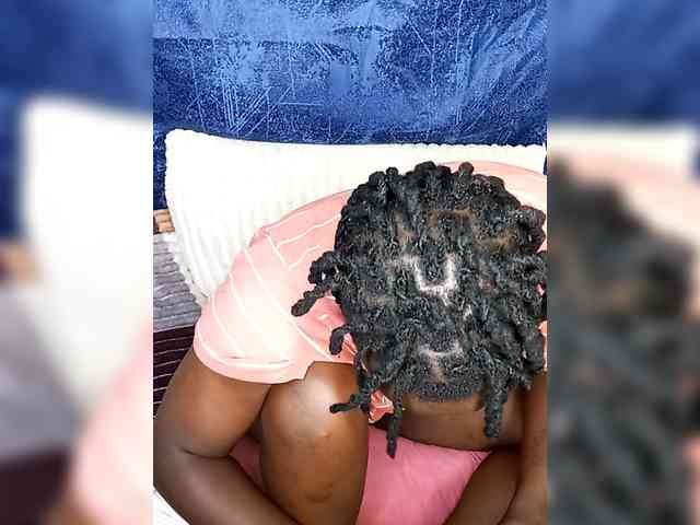 Yourdreamgirl webcam