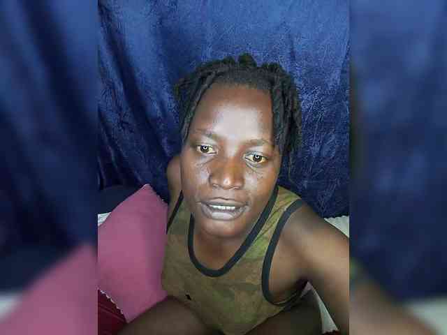 Yourdreamgirl webcam