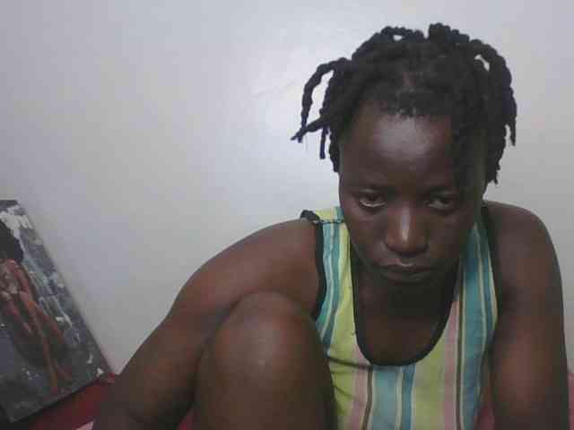 Yourdreamgirl webcam