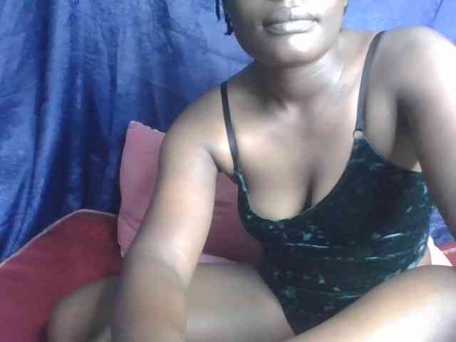 Yourdreamgirl webcam