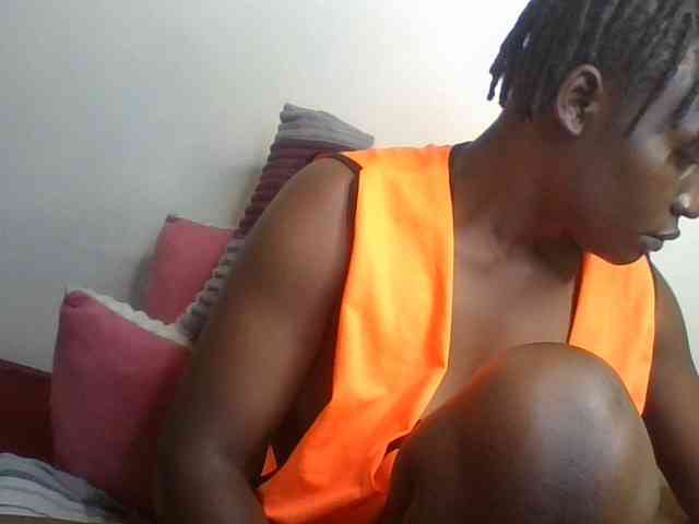 Yourdreamgirl webcam