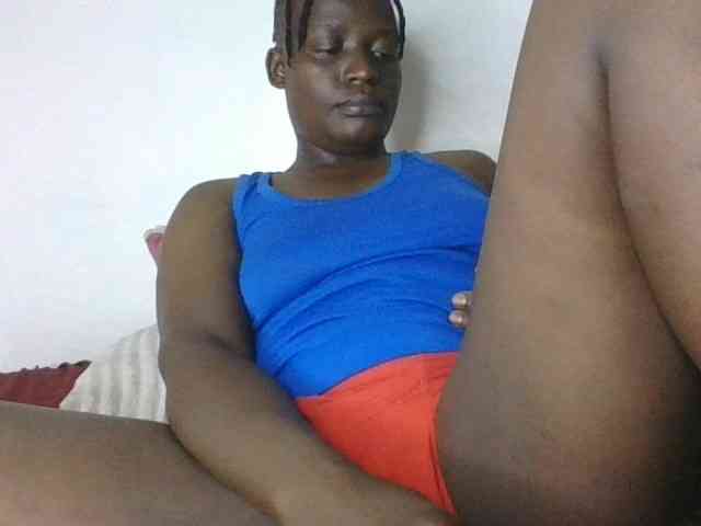 Yourdreamgirl webcam