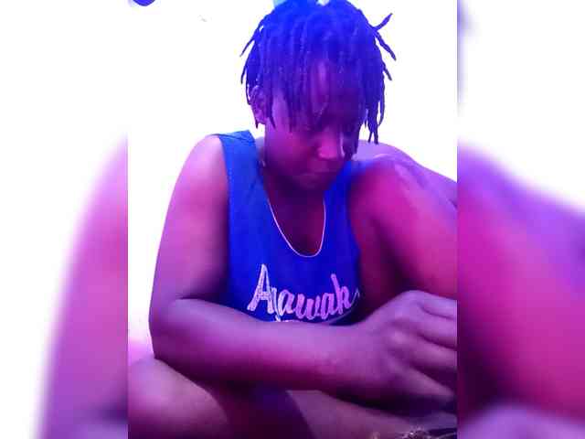 Yourdreamgirl webcam