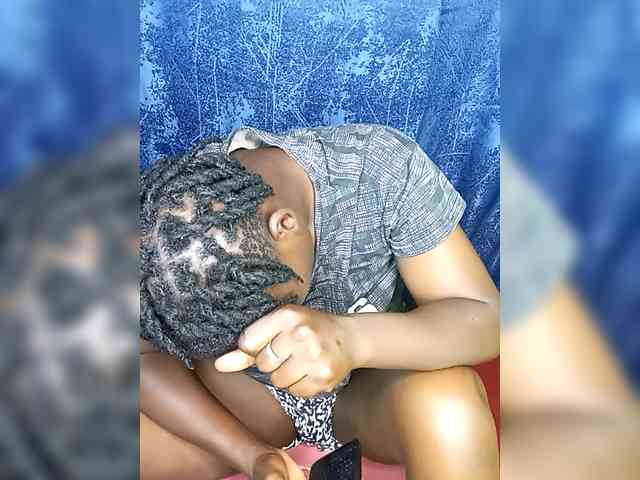 Yourdreamgirl webcam