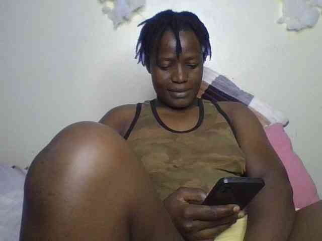 Yourdreamgirl webcam