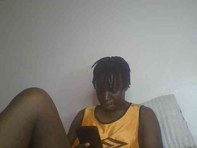 Yourdreamgirl webcam