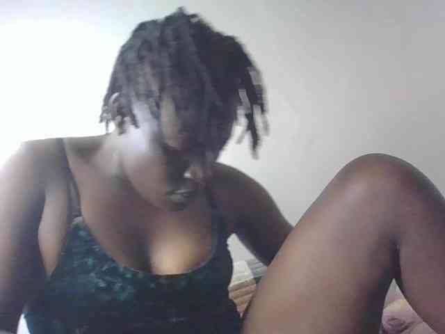 Yourdreamgirl webcam