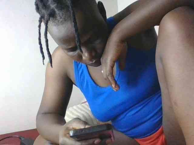 Yourdreamgirl webcam