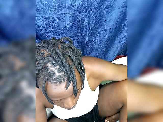 Yourdreamgirl webcam