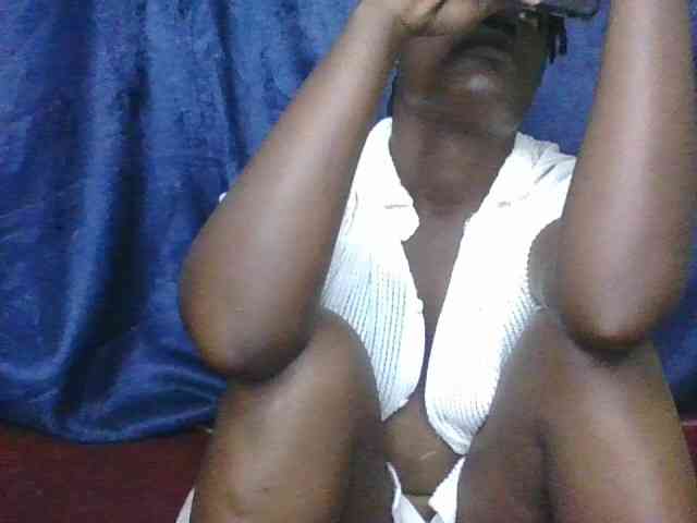 Yourdreamgirl webcam