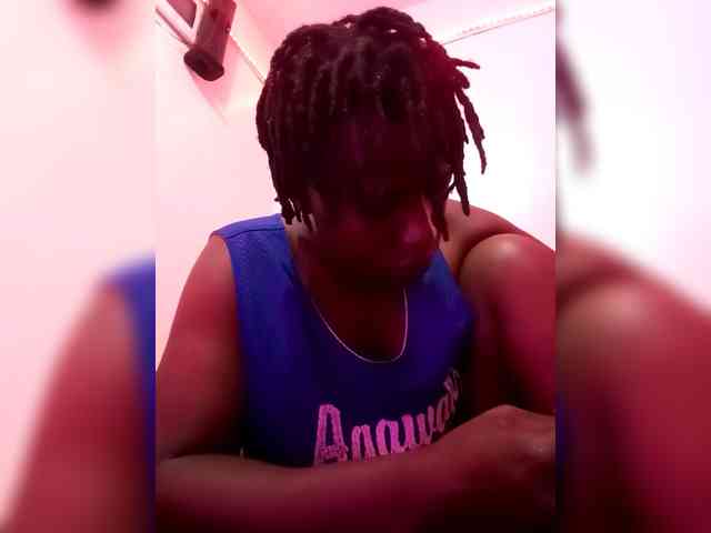 Yourdreamgirl webcam