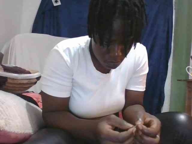 Yourdreamgirl webcam