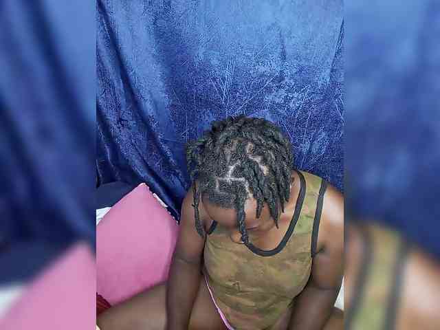 Yourdreamgirl webcam