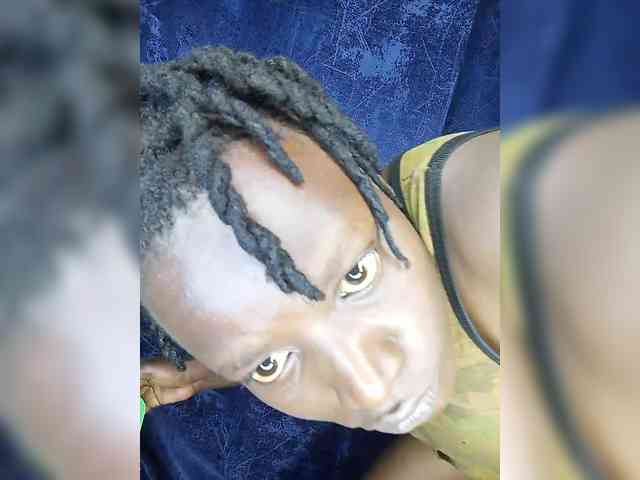 Yourdreamgirl webcam