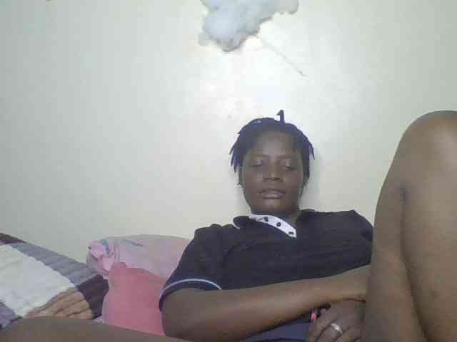 Yourdreamgirl webcam