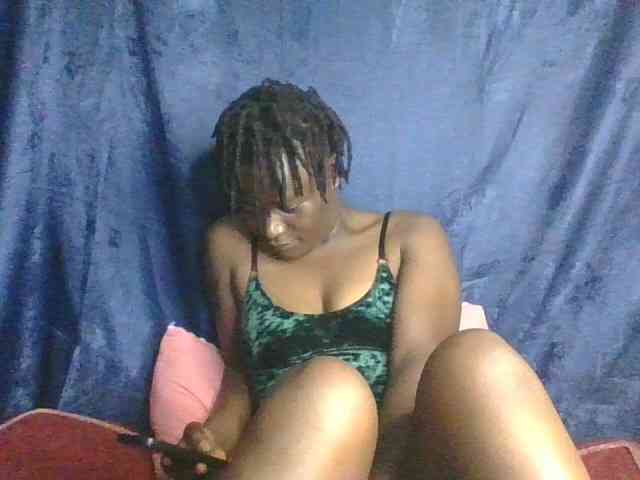 Yourdreamgirl webcam