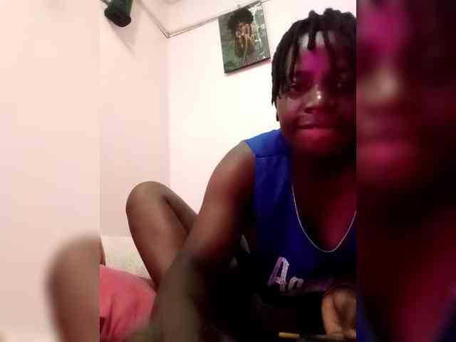 Yourdreamgirl webcam