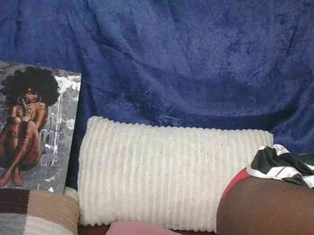 Yourdreamgirl webcam