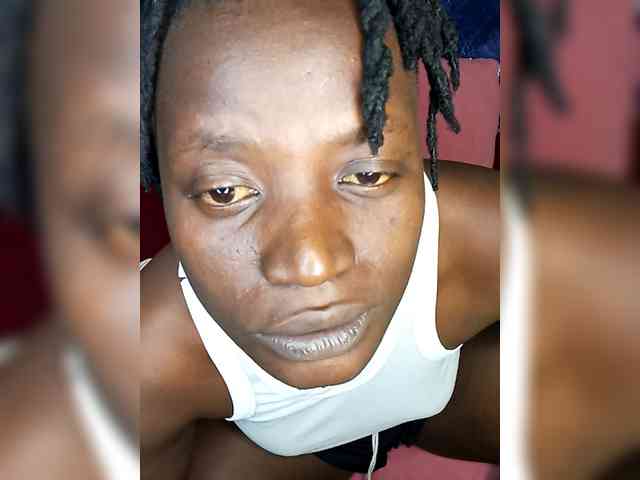 Yourdreamgirl webcam