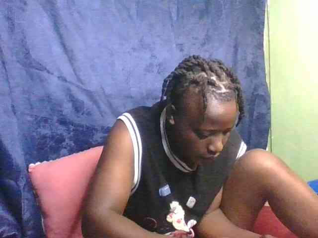 Yourdreamgirl webcam