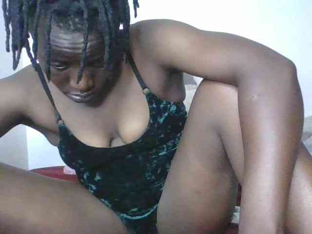 Yourdreamgirl webcam