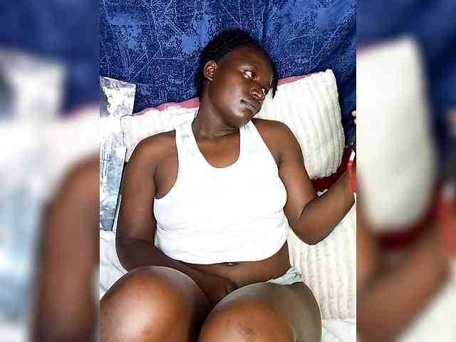 Yourdreamgirl webcam