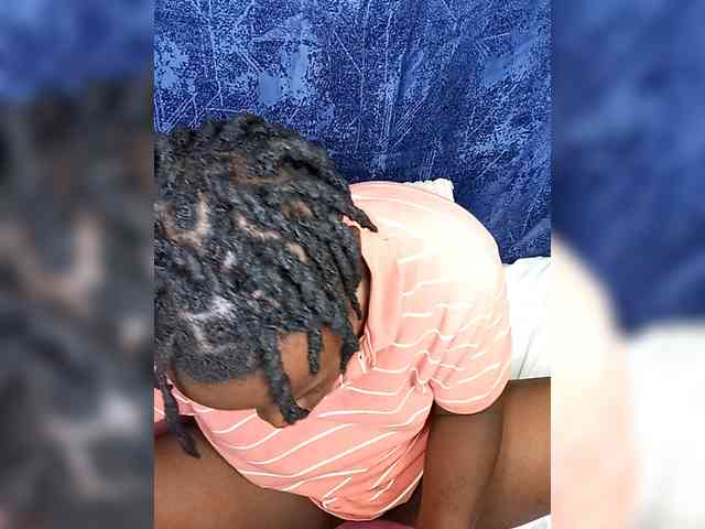 Yourdreamgirl webcam