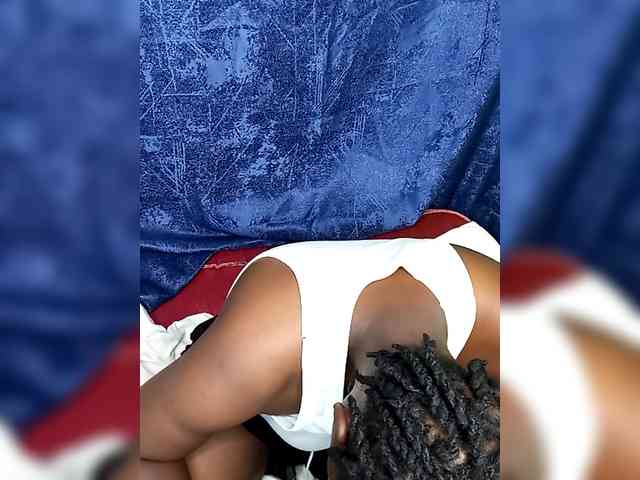 Yourdreamgirl webcam