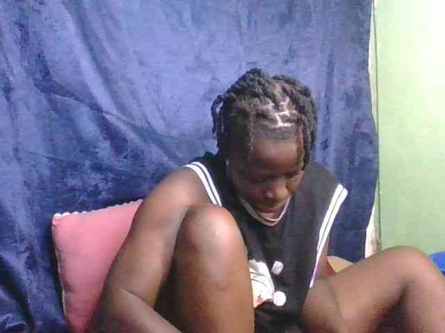 Yourdreamgirl webcam