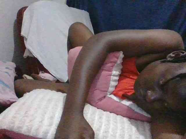 Yourdreamgirl webcam