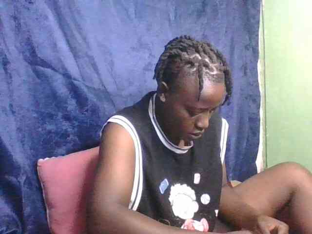 Yourdreamgirl webcam