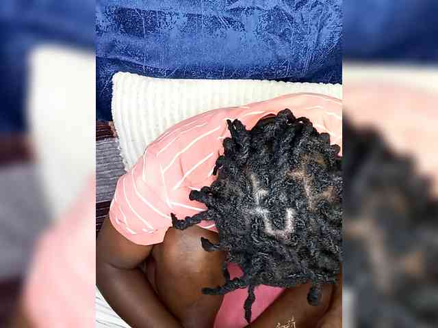 Yourdreamgirl webcam