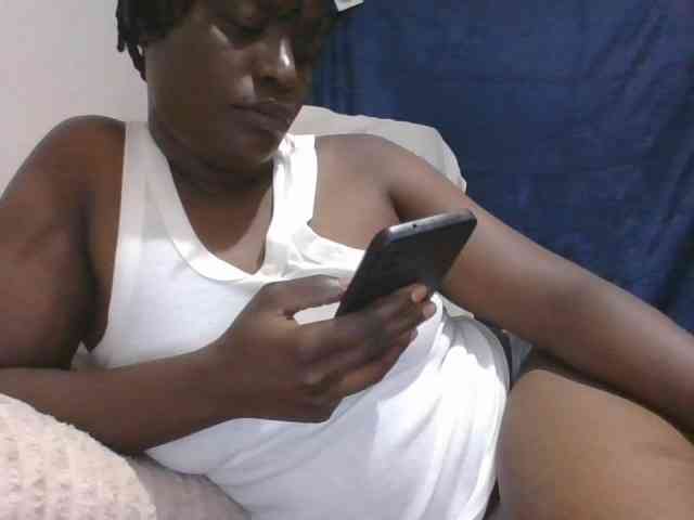 Yourdreamgirl webcam