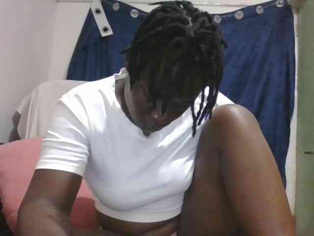 Yourdreamgirl webcam