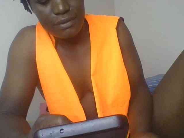 Yourdreamgirl webcam