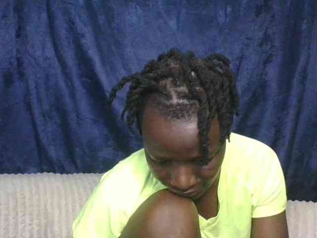 Yourdreamgirl webcam