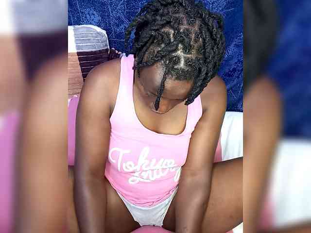 Yourdreamgirl webcam